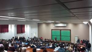ΑΣΟΕΕ: Κουκουλοφόροι ξυλοκόπησαν καθηγητή την ώρα της διδασκαλίας