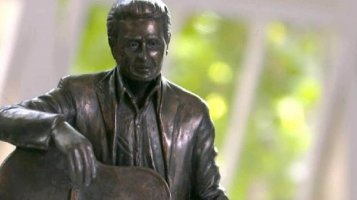 Ο ανδριάντας του θρύλου της country Johnny Cash στο Καπιτώλιο