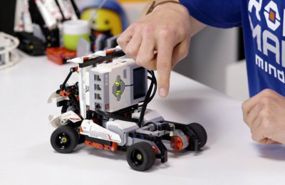 Υπ. Παιδείας: €30 εκατ. για εξοπλισμό ρομποτικής στα σχολεία