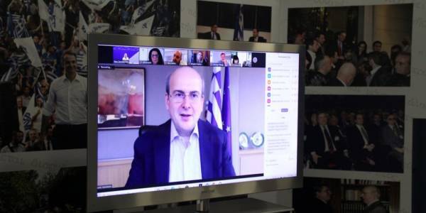 Κυβέρνηση για εργασιακό: Αίρονται τα αντικίνητρα για την πρόσληψη γυναικών