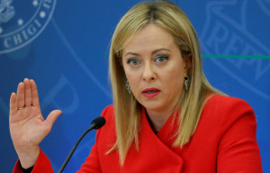 Ιταλία: Η Μελόνι διατηρεί την πρωτιά, πιέζεται η Λέγκα – Άνοδος του νέου ακροδεξιού κόμματος Βανάτσι