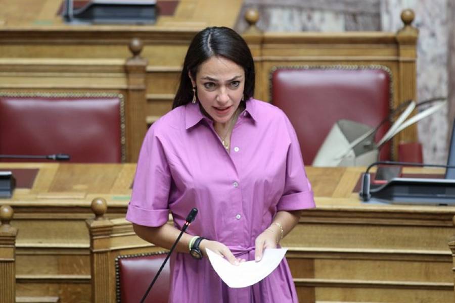 Μιχαηλίδου: Μάσκες και γάντια για τις Μονάδες Φροντίδας Ηλικιωμένων