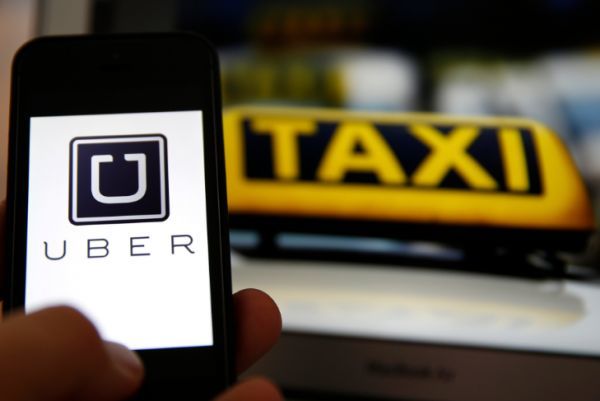 Παρέλυσε η Ρώμη από κινητοποιήσεις ταξιτζήδων κατά του Uber