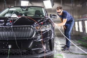 Σε αυτόν τον θάλαμο η Skoda προσομοιώνει τη θερμοκρασιακή συμπεριφορά των ηλεκτρικών της μοντέλων