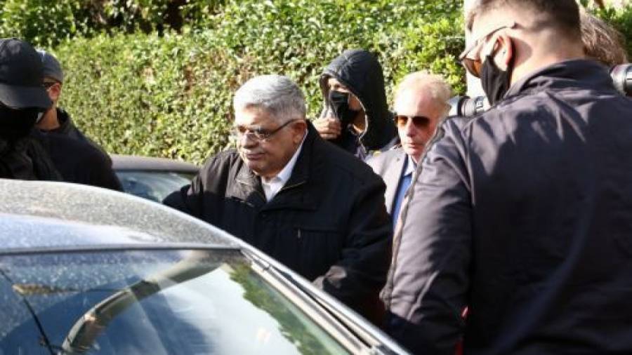 Στη ΓΑΔΑ παραδόθηκε ο Νίκος Μιχαλολιάκος