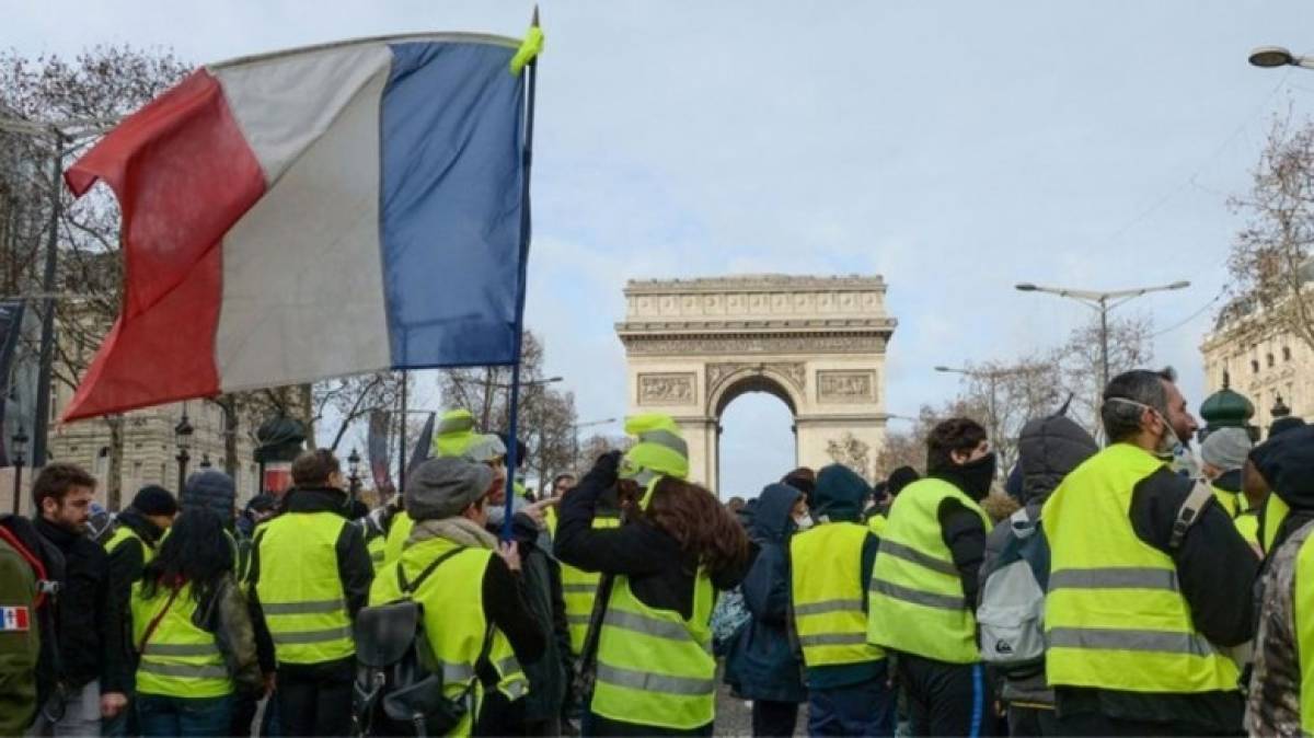 Ραντεβού έδωσαν τα «Κίτρινα γιλέκα» σε Παρίσι και Στρασβούργο