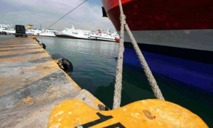 ΕΛΣΤΑΤ: Μείωση αριθμού και χωρητικότητας των αργούντων πλοίων τον Δεκέμβριο του 2025