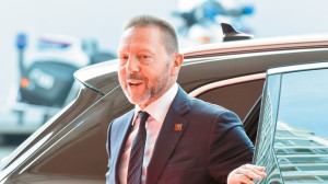 Η βαθιά «πληγή» του ελλείμματος τρεχουσών συναλλαγών