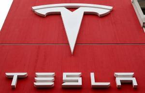 Ασιατική «μάχη» μεγατόνων με την Tesla στο επίκεντρο