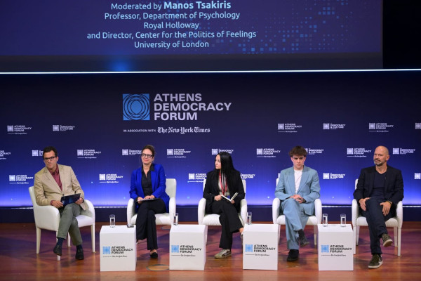 Social media και έφηβοι: Αναζητώντας τη χρυσή τομή ανάμεσα στην προστασία και την ελευθερία