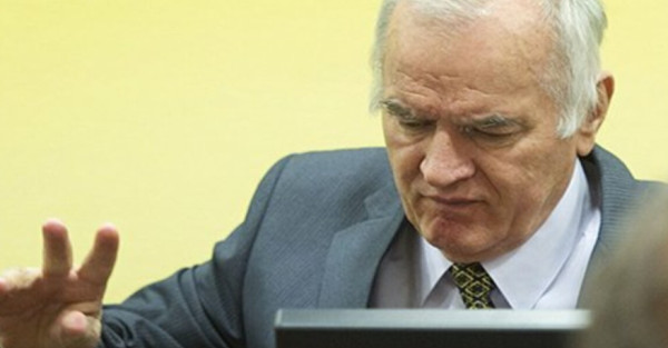 Ράτκο Μλάντιτς: Πέθανε στη Χάγη ο «Χασάπης της Σερβίας», υπεύθυνος για τη γενοκτονία της Σρεμπρένιτσα