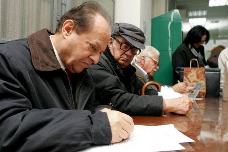 Αμετάβλητα τα κριτήρια για το ΕΚΑΣ πλην του ΟΓΑ