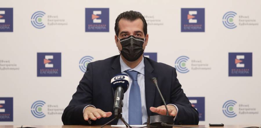 Κορονοϊός: Ο Πλεύρης ανακοινώνει νέα μέτρα, σε φόντο 6.000 κρουσμάτων