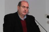 Φίλης: «Κληρονομιά» το πρόβλημα με τα πλαστά πτυχία