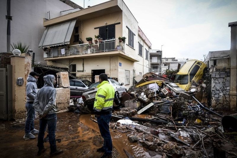 Συλλήψεις για πλιάτσικο στα χαλάσματα της Μάνδρας