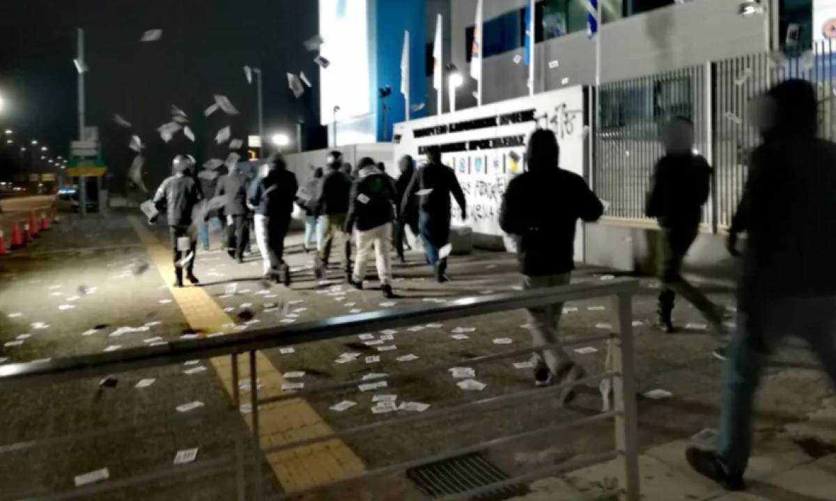 «Επίσκεψη» Ρουβίκωνα στα γραφεία της Αττικής Οδού