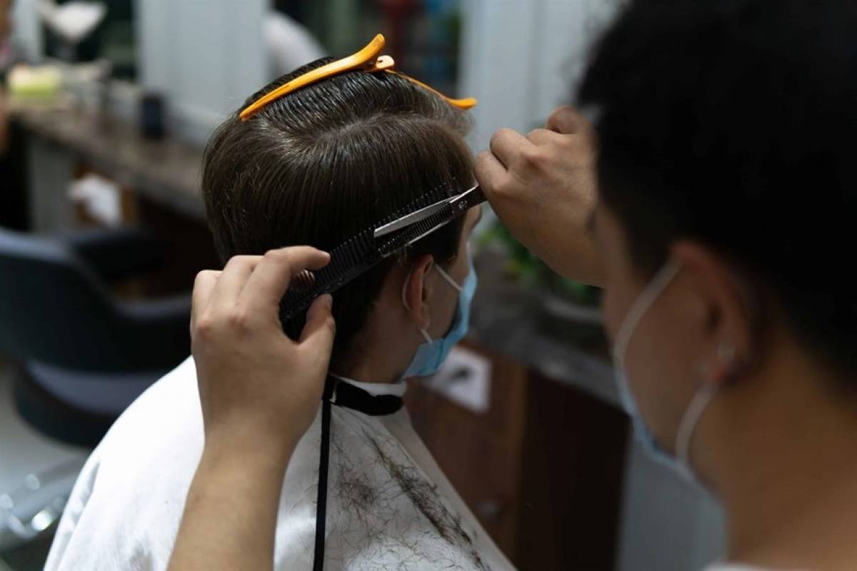 Κομμωτήρια - κέντρα αισθητικής: Διευρυμένο ωράριο και περιορισμένες υπηρεσίες