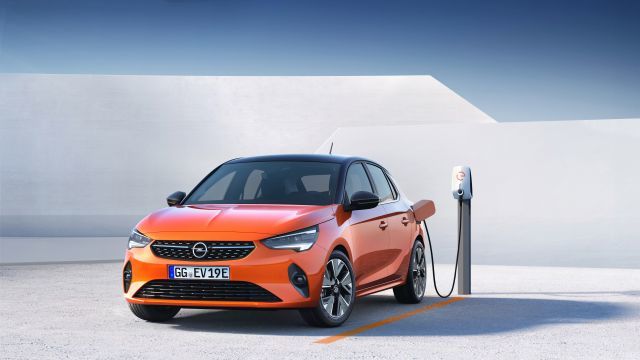 Ποια μοντέλα της Opel μπαίνουν στην πρίζα έως το 2021