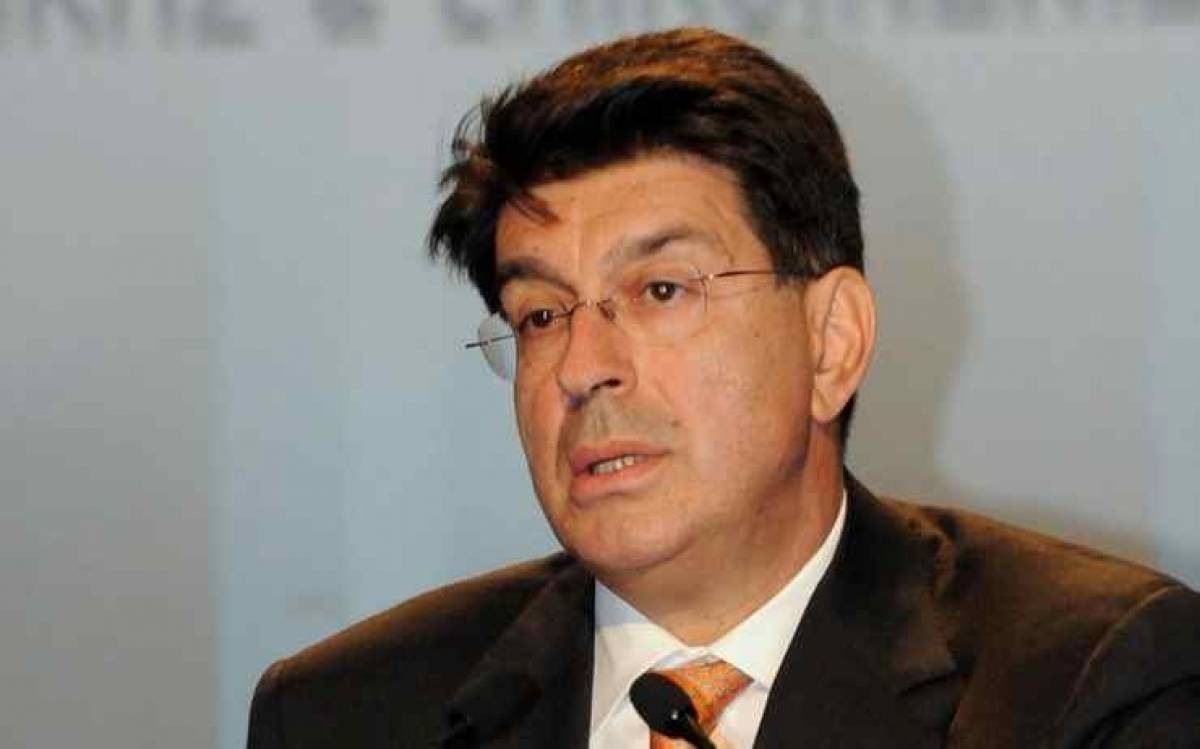 Φέσσας(ΣΕΒ): Να μην αρχίσει ανταγωνισμός προεκλογικής παροχολογίας