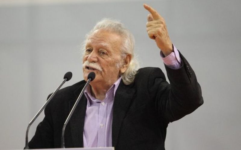 Μ. Γλέζος: Παραιτήθηκε από τη θέση του Ευρωβουλευτή
