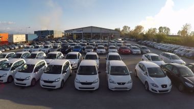 Πέντε εταιρίες ενοικιάσεων αυτοκινήτων αλλάζουν εμπορικές πρακτικές λόγω Κομισιόν