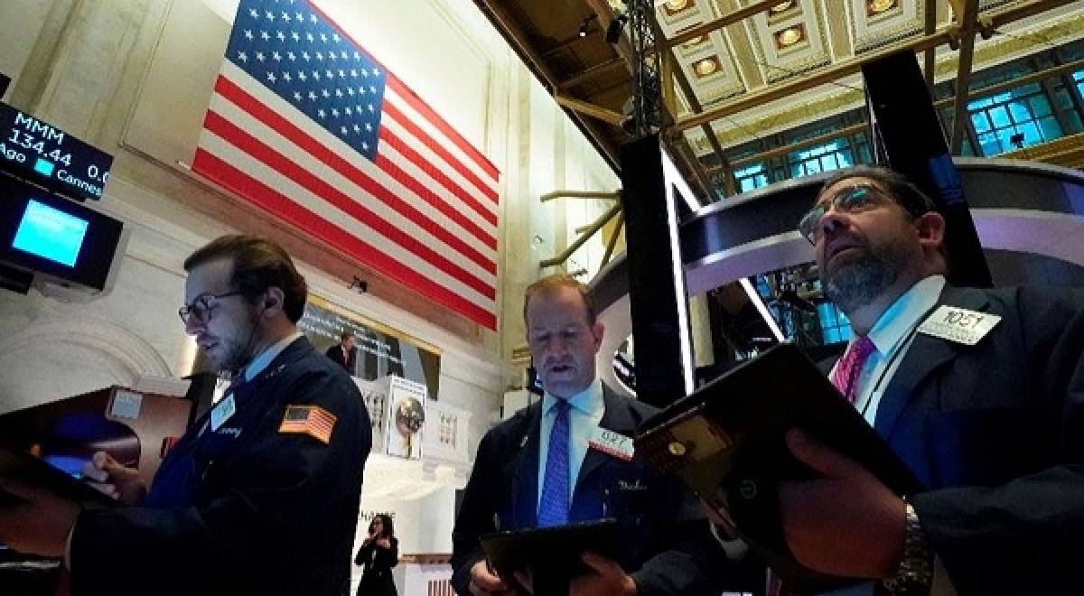 Σε ρηχά «νερά» η Wall Street-Στο «κόκκινο» ο τεχνολογικός κλάδος