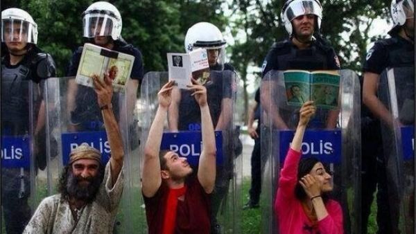Έξι αστυνομικοί αυτοκτόνησαν στην Τουρκία!