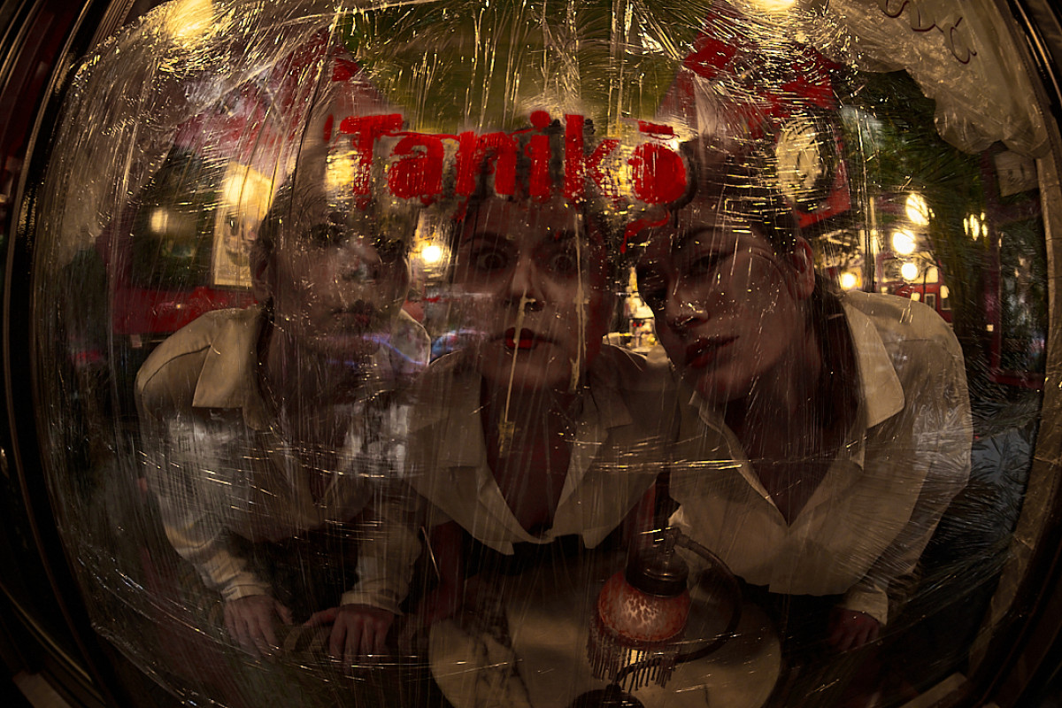Το wine bar «Tanikō» κάνει πρεμιέρα στο θέατρο Επί Κολωνώ