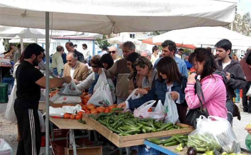 Ξεκίνησε η συζήτηση στη Βουλή για την πώληση τυροκομικών προϊόντων σε λαϊκή αγορά
