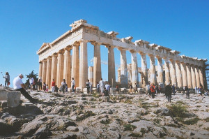 Πώς επηρέασαν πυρκαγιές-πλημμύρες την τουριστική φήμη της Ελλάδας