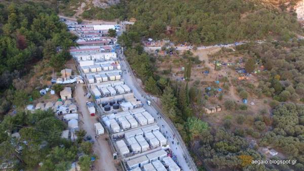 Συνεχίζεται η κατεδάφιση του ΚΥΤ στο Βαθύ Σάμου