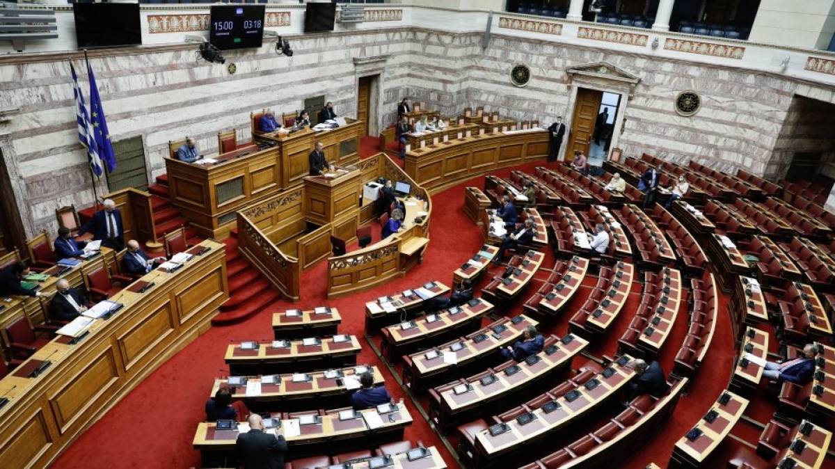 ΝΔ-ΚΙΝΑΛ ψήφισαν την κατάργηση των πλαστικών μιας χρήσης-«Παρών» ο ΣΥΡΙΖΑ