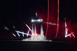 Τι σημαίνει πραγματικά το ιπτάμενο Roadster της Tesla για την παγκόσμια αυτοκινητοβιομηχανία