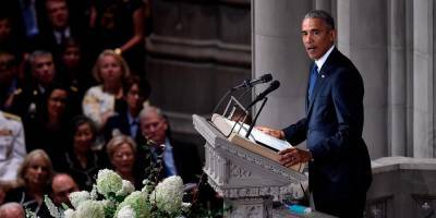 Ομπάμα: Ο Τζον ΜακΚέιν μας έκανε καλύτερους προέδρους