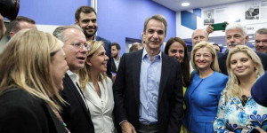 Προεκλογικός Μητσοτάκης στο Αίγιο: Τα διλήμματα της κάλπης