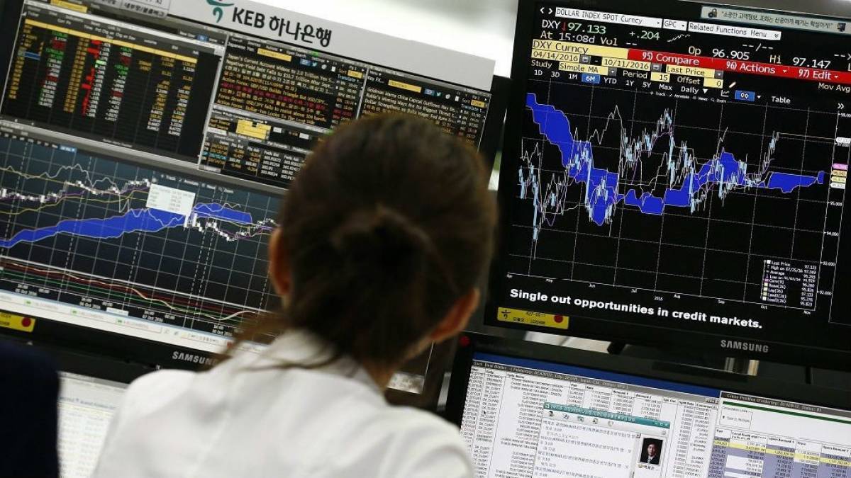 «Σκαρφάλωσαν» στα 17δισ. οι προσφορές για το 15ετές ομόλογο (upd)