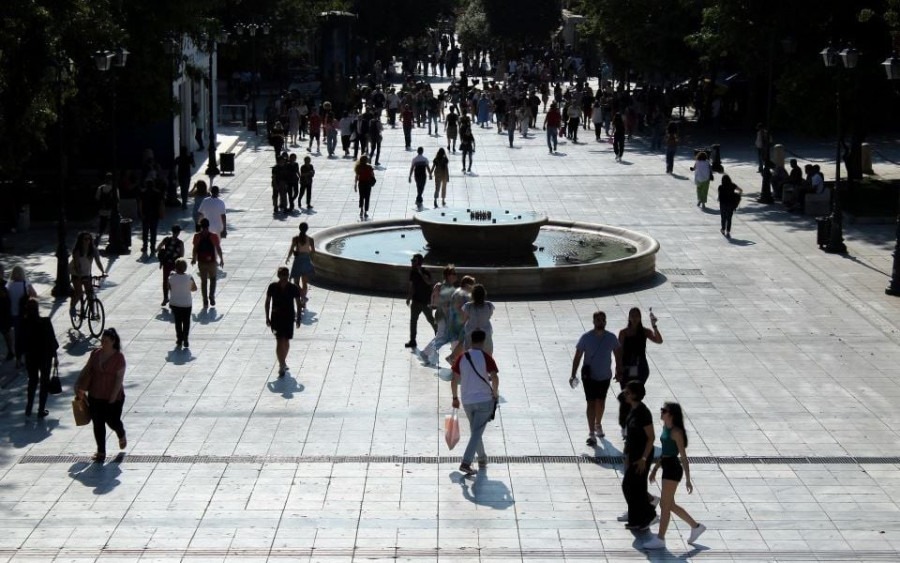 Σχεδόν στο 15% η σοβαρή υλική και κοινωνική στέρηση στην Ελλάδα το 2025