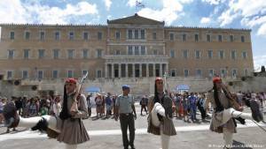 DW: Στην Ελλάδα επιβίωσε το παλιό σύστημα