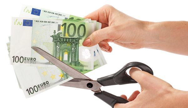 Ανοίγει ο δρόμος για διαγραφές μικροοφειλών σε τράπεζες, Ταμεία, δημόσιο
