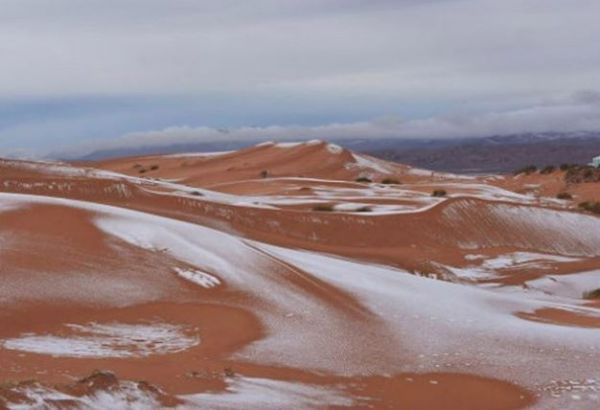 Όλα είναι πιθανά: Χιόνισε ακόμα και στη Σαχάρα! (εντυπωσιακές φωτό)