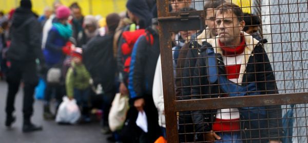 «Πόλεμος» Ελλάδας-Αυστρίας για τη διάσκεψη με θέμα το προσφυγικό