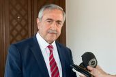 Ακιντζί: Η ελληνοκυπριακή πλευρά πρέπει να σεβαστεί τους Τουρκοκύπριους