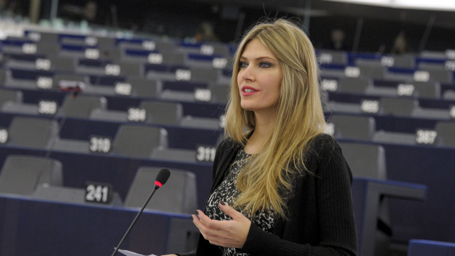 Ευρωκοινοβούλιο: Κατάργηση πλειστηριασμών πρώτης κατοικίας για χρέη, ζητά η Καϊλή!