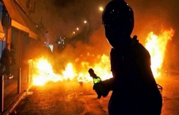 Η κατασκευή μολότοφ μετατρέπεται από κακούργημα σε πλημμέλημα