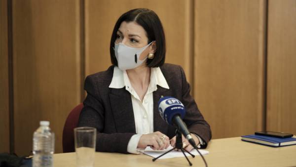 Πελώνη: Όπου υπάρχει συνωστισμός, τα μέτρα θα συνεχιστούν-Αποφάσεις για μάσκες