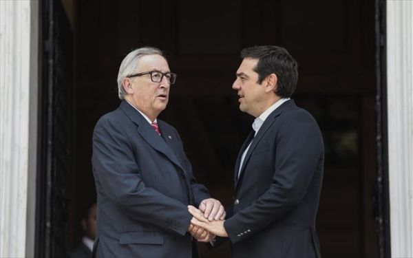 Γιούνκερ-Τσίπρας: «Σεβασμός στην αξιοπρέπεια των Ελλήνων-Να μη συντριβεί η εργασία»