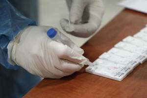 Ανεμβολίαστοι: Σε ποιους κλάδους απαιτούνται δύο test την εβδομάδα