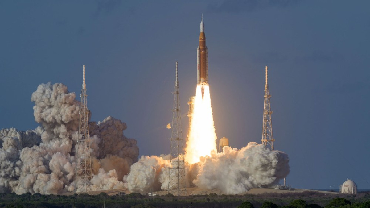 Artemis II: Οι αστροναύτες επιστρέφουν μετά από το ιστορικό ταξίδι γύρω από τη Σελήνη