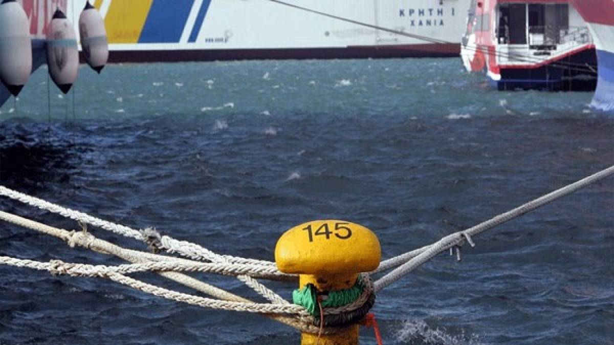 Δεμένα στα λιμάνια τα πλοία έως τις 12 τα μεσάνυχτα