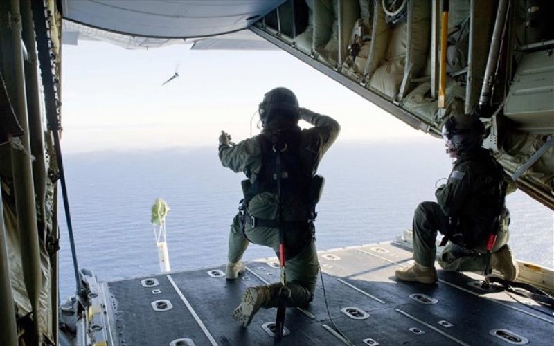 Άκαρπες οι έρευνες για το Boeing στον Ινδικό - Υποχωρεί η κακοκαιρία